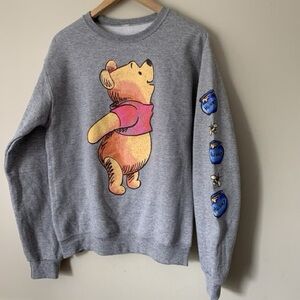 Disney Winnie the Pooh Crewneck Sweater Size Small